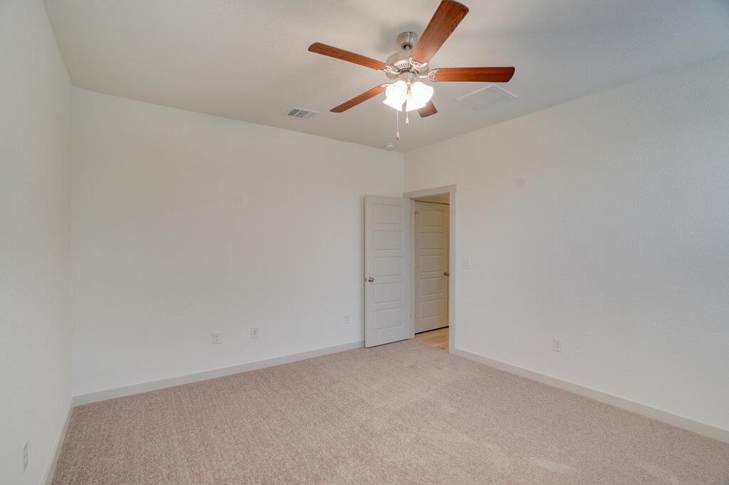 14305 Mcarthur Dr Property Photo 16