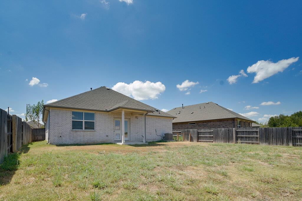 14305 Mcarthur Dr Property Photo 20