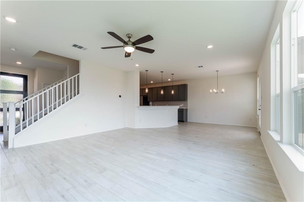 316 Los Cobos Ln Property Photo 8