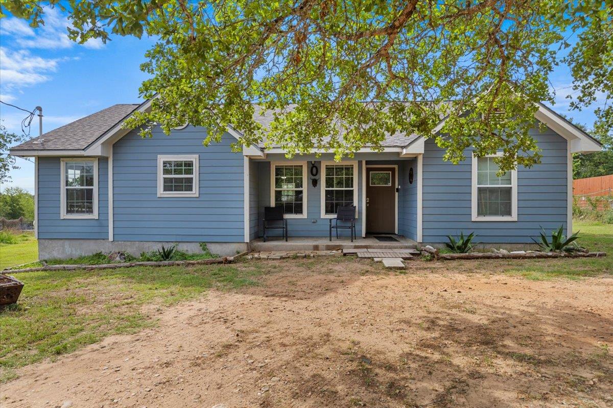 107 Angelia Dr Property Photo 1