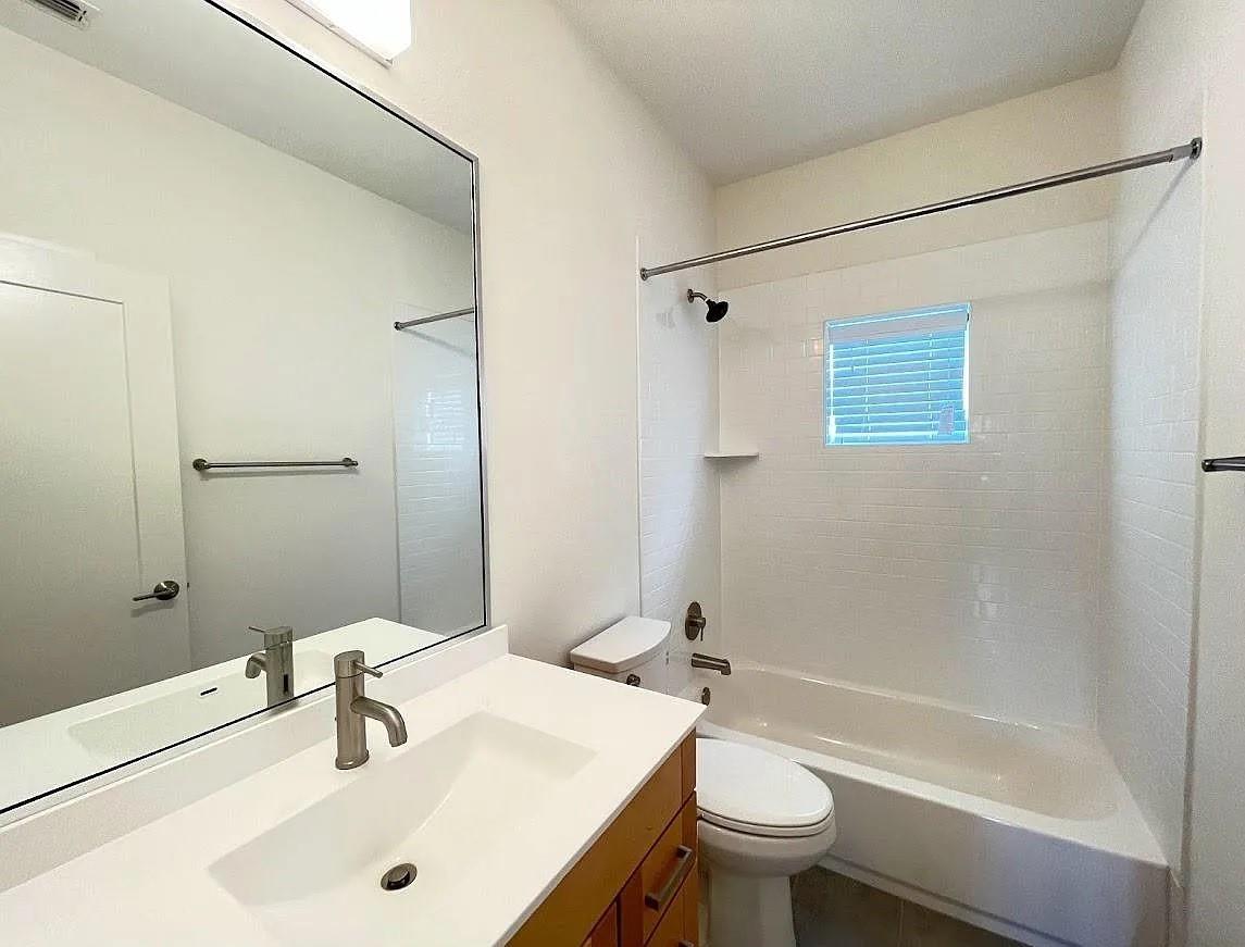 2101 Montopolis Dr #20 Property Photo 13