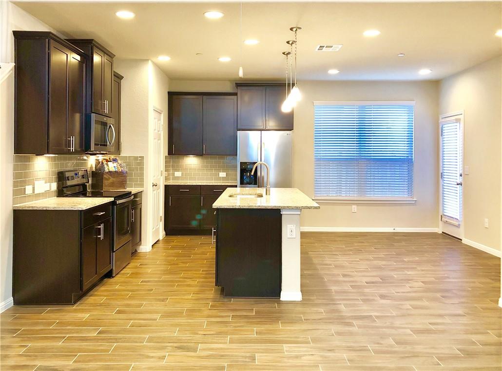 3240 E Whitestone Blvd #86 Property Photo 4