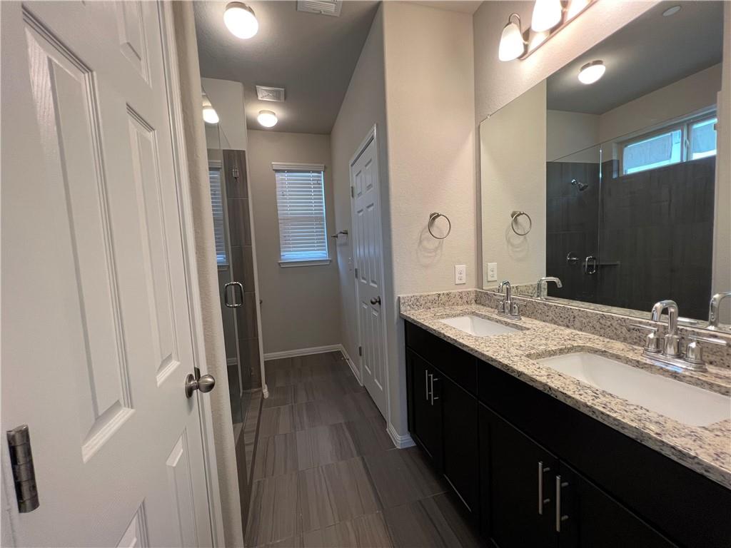 3240 E Whitestone Blvd #86 Property Photo 7