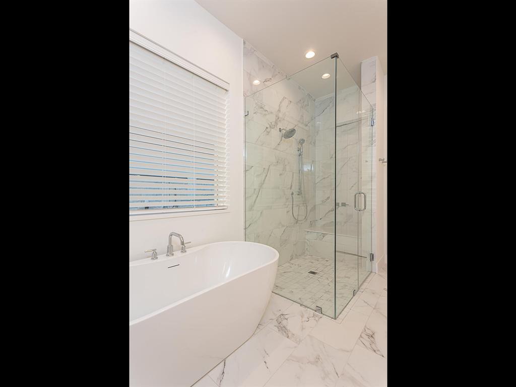 319 Bisset Ct Property Photo 21