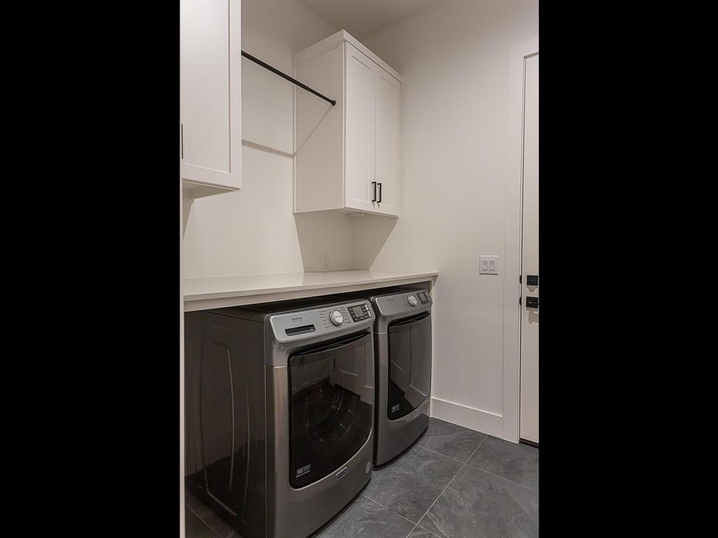 319 Bisset Ct Property Photo 33