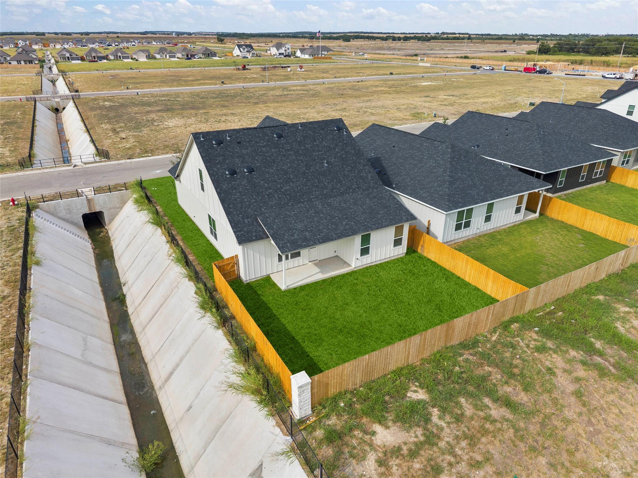 540 Gus Loop Property Photo 4