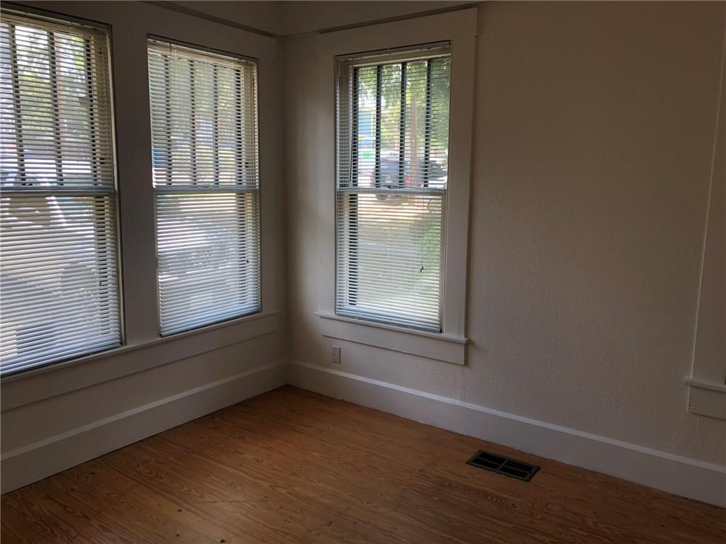 407 W 35th St A Property Photo 10