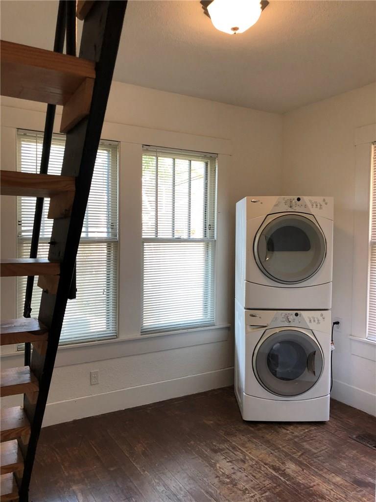 407 W 35th St A Property Photo 15