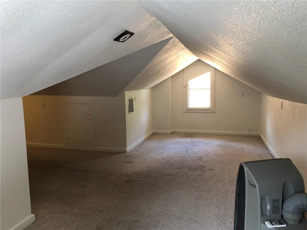 407 W 35th St A Property Photo 17