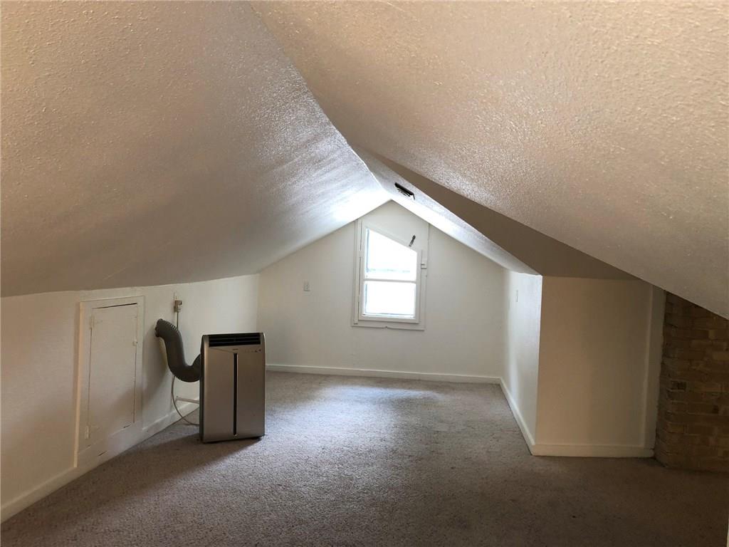 407 W 35th St A Property Photo 18