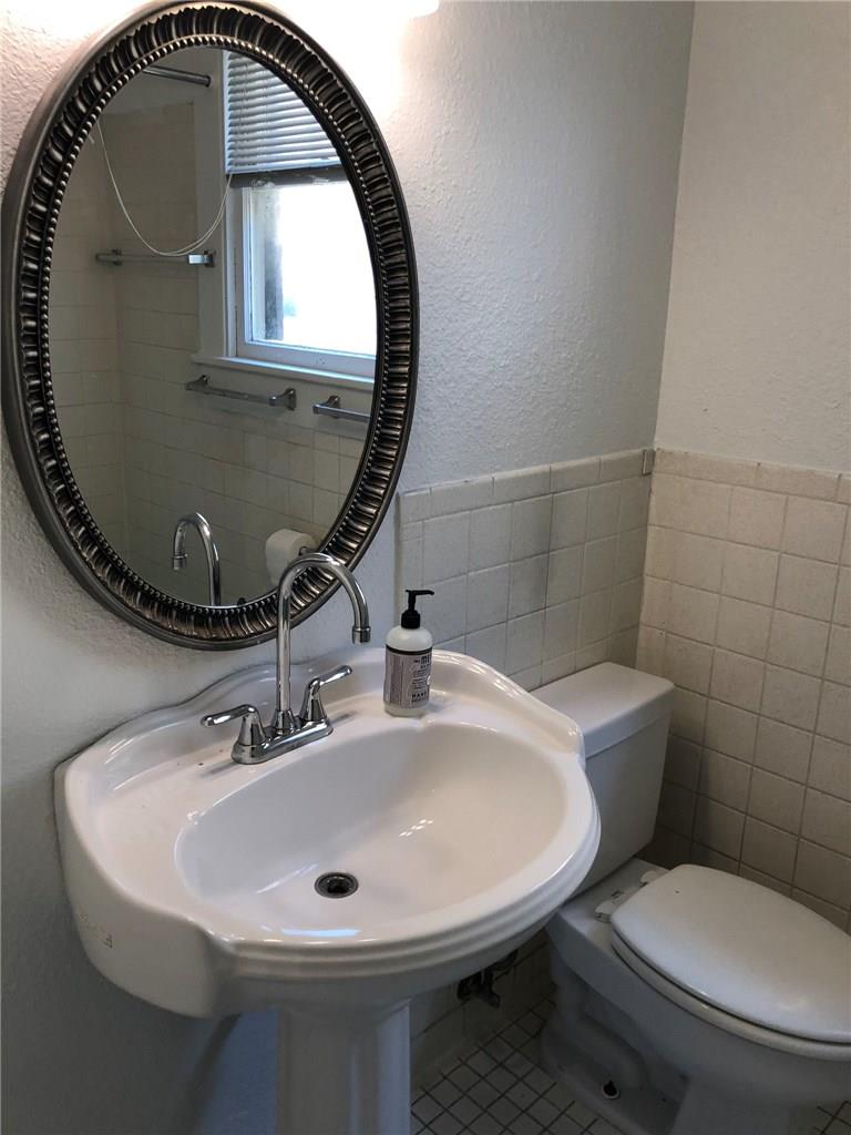 407 W 35th St A Property Photo 19