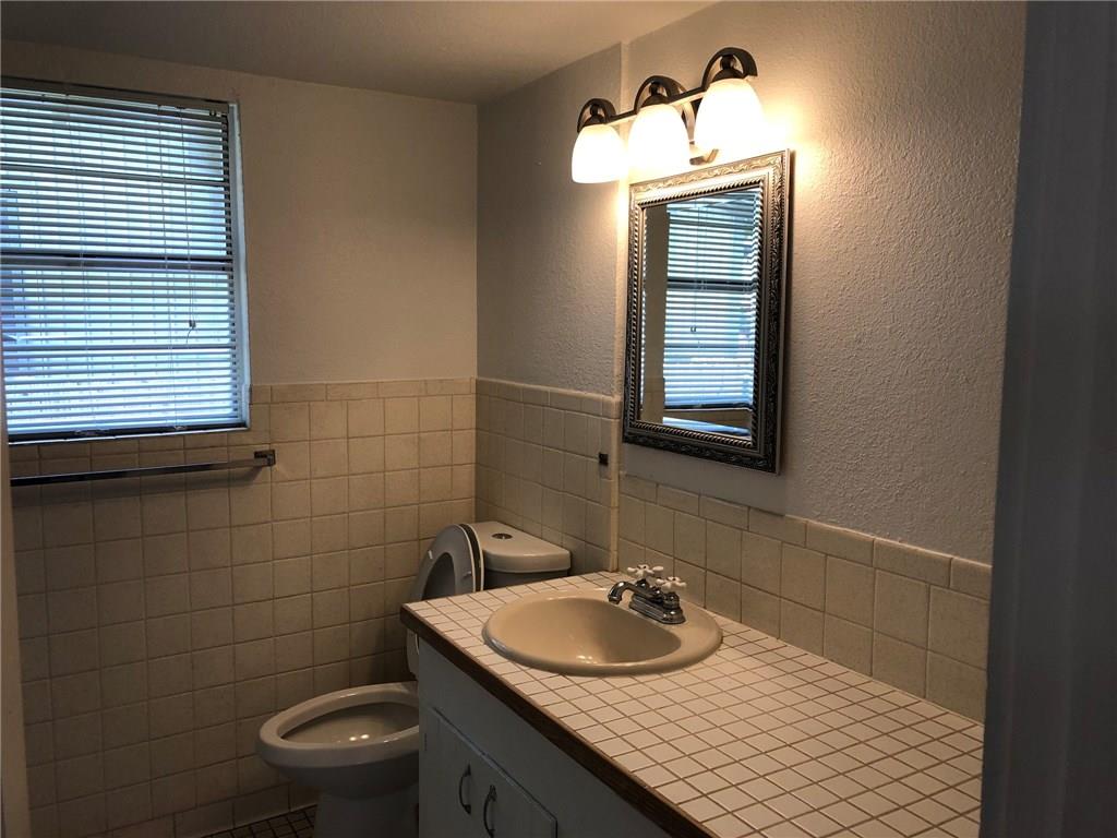 407 W 35th St A Property Photo 21