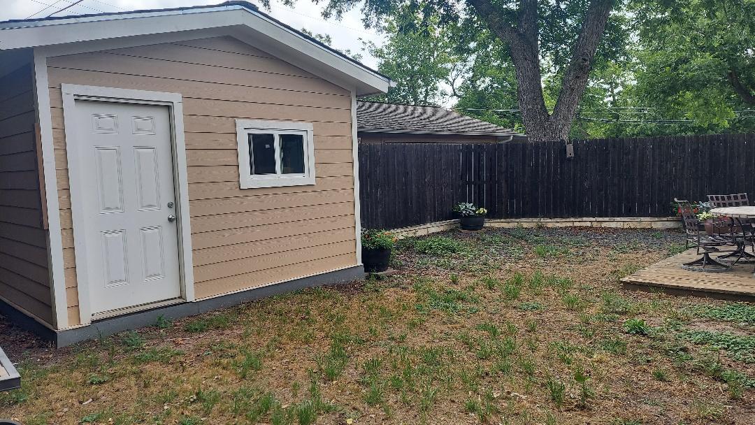 1807 Barbara St Property Photo 3