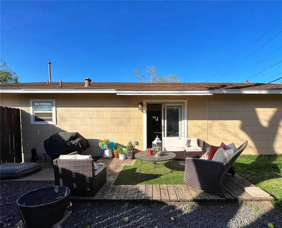 1807 Barbara St Property Photo 4