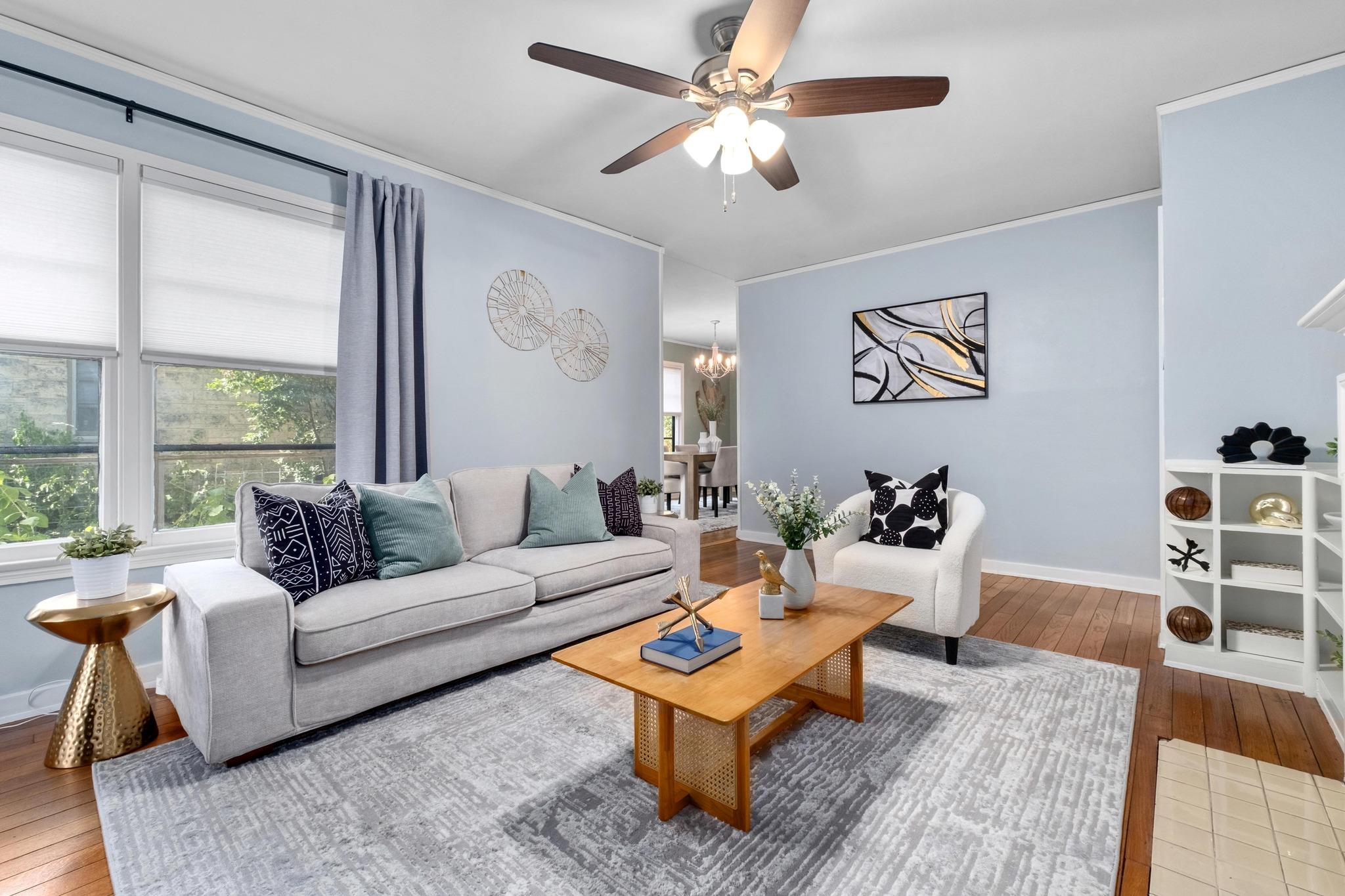 1027 E 43rd St Property Photo 11