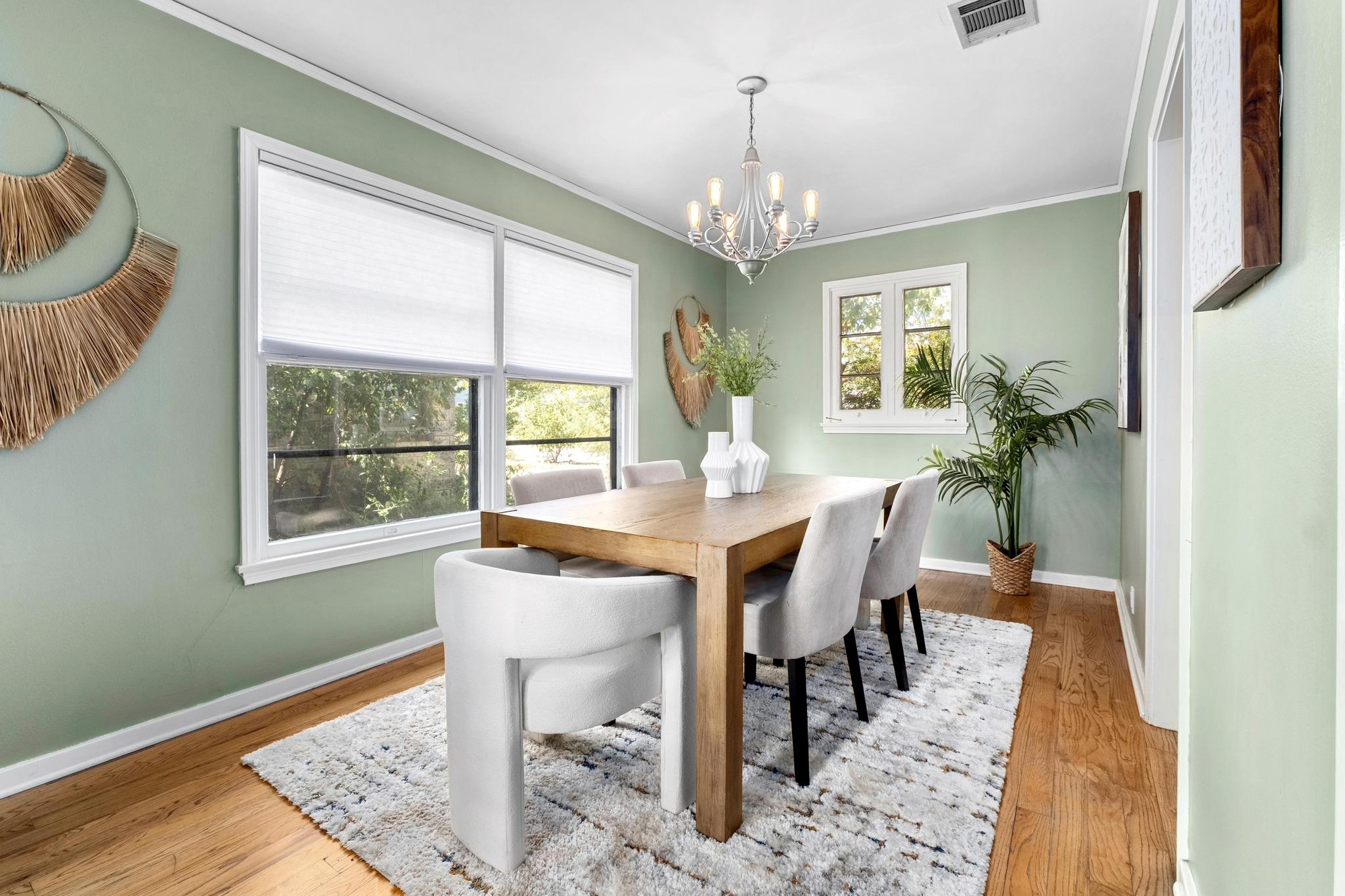 1027 E 43rd St Property Photo 15