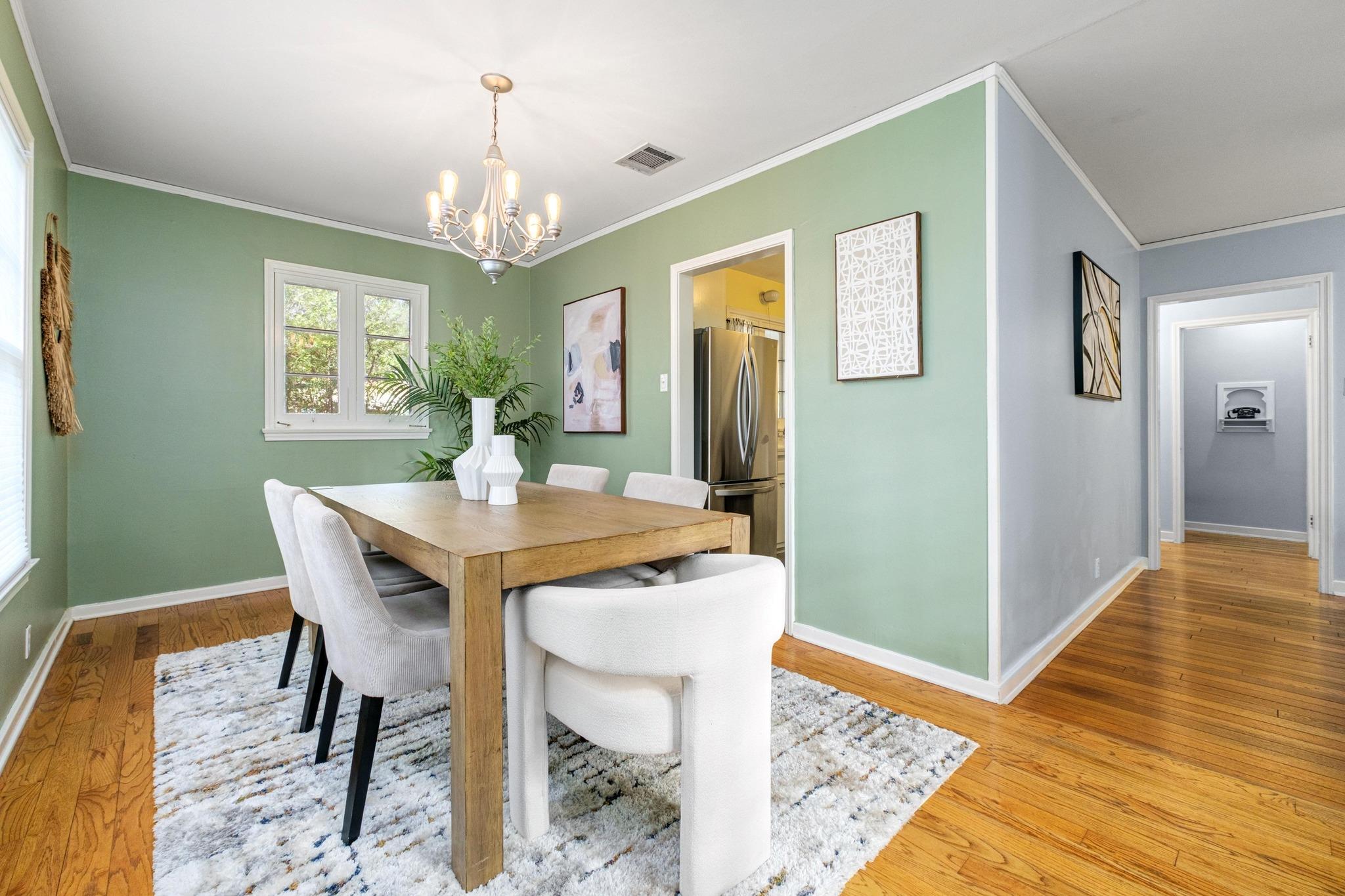 1027 E 43rd St Property Photo 16