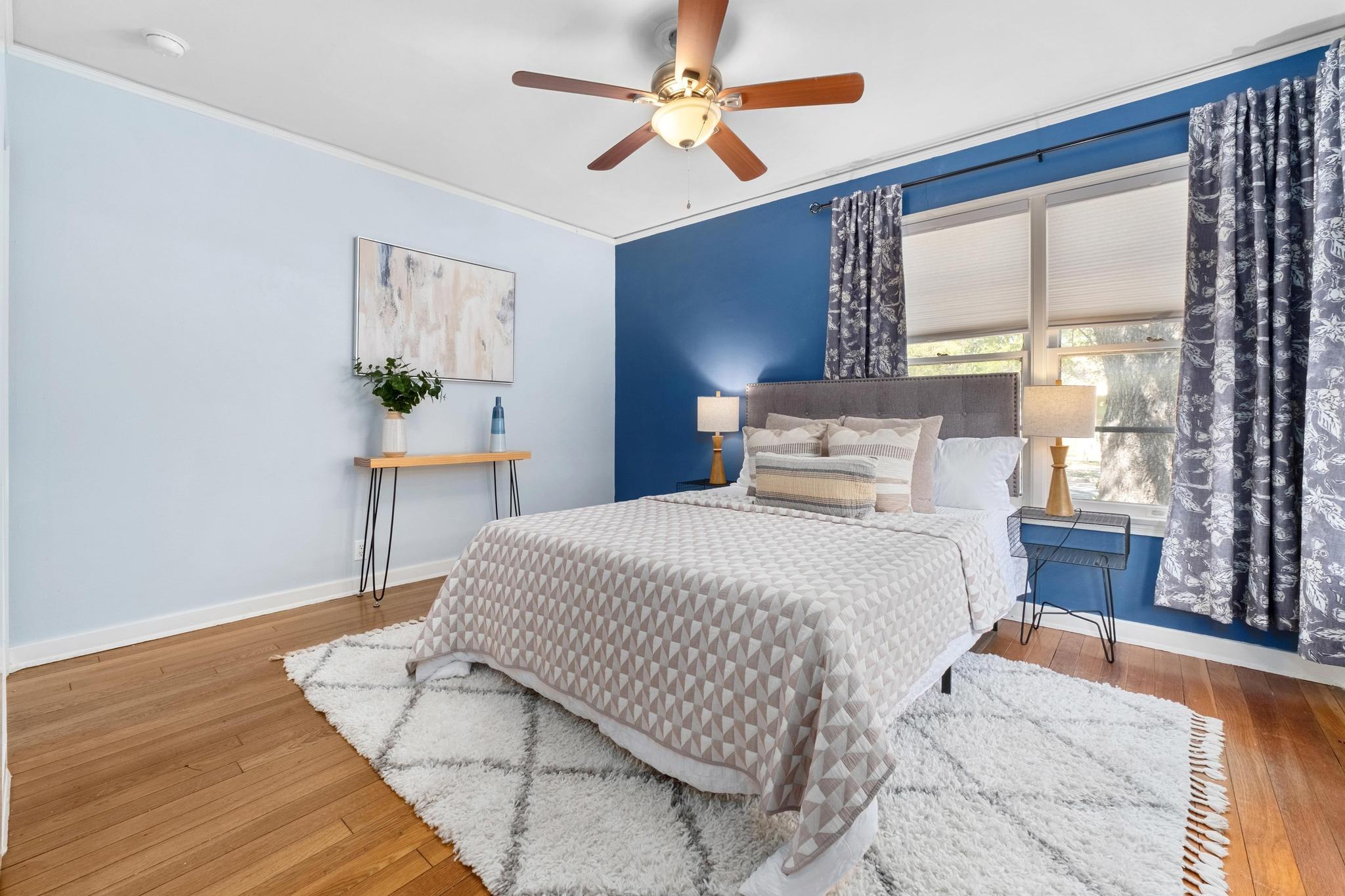 1027 E 43rd St Property Photo 21