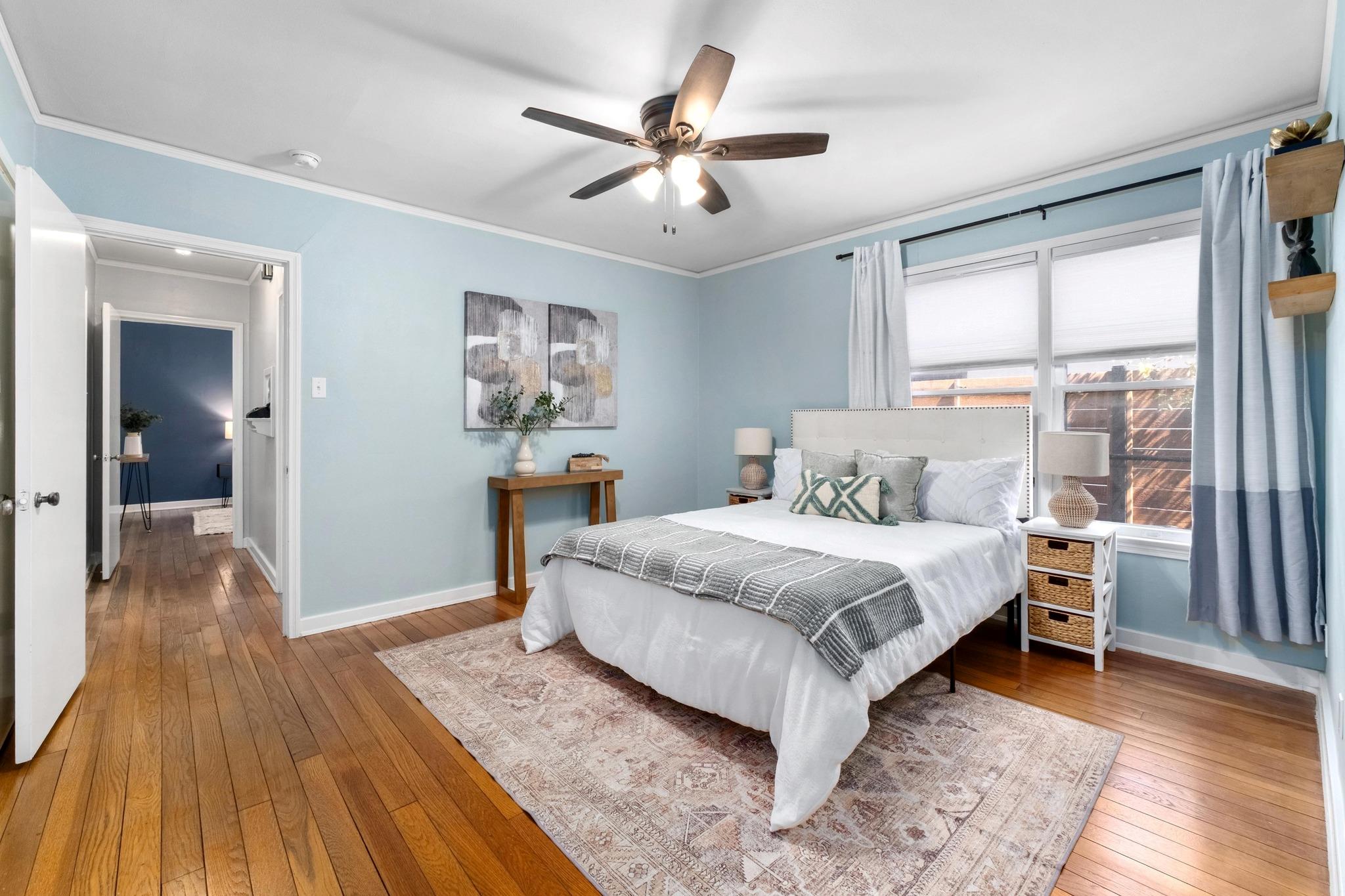 1027 E 43rd St Property Photo 26