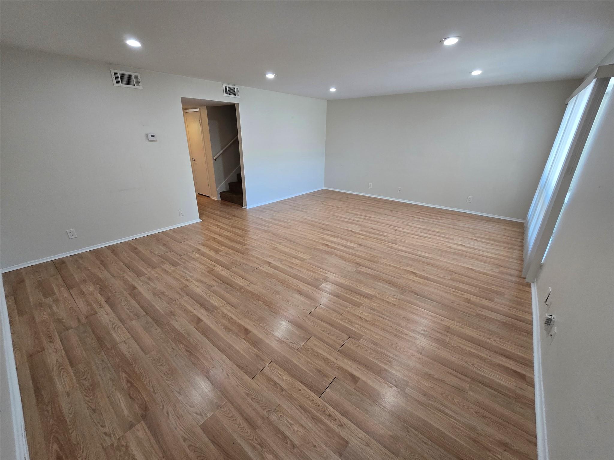 500 E Riverside Dr #229 Property Photo 3