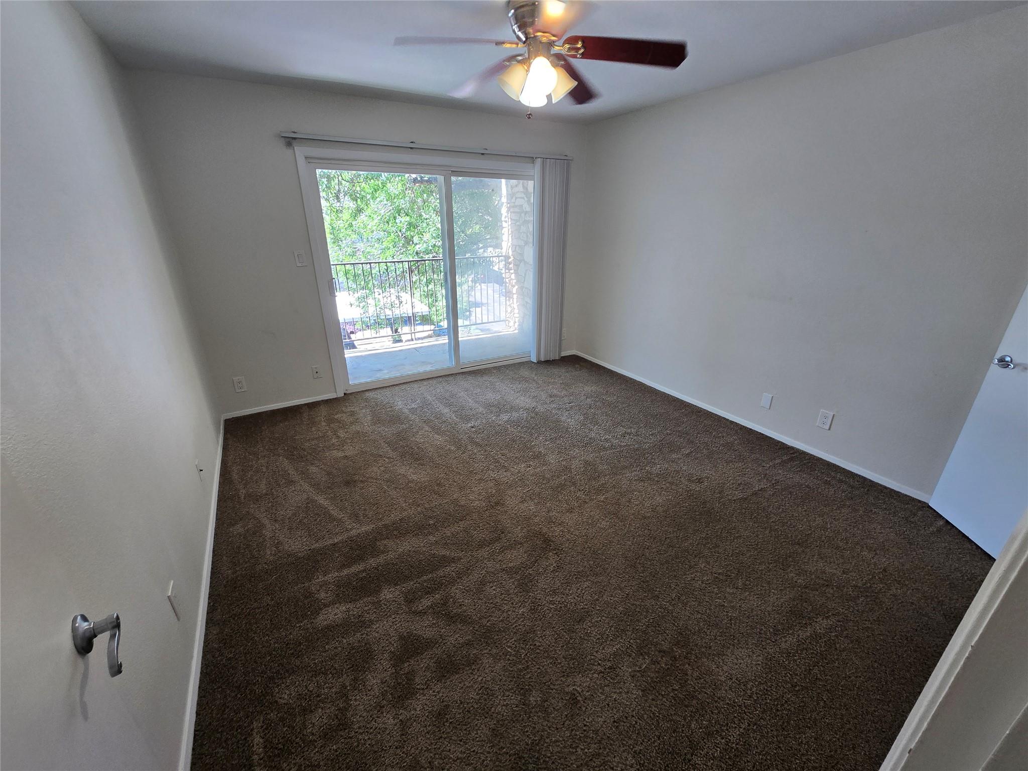 500 E Riverside Dr #229 Property Photo 12