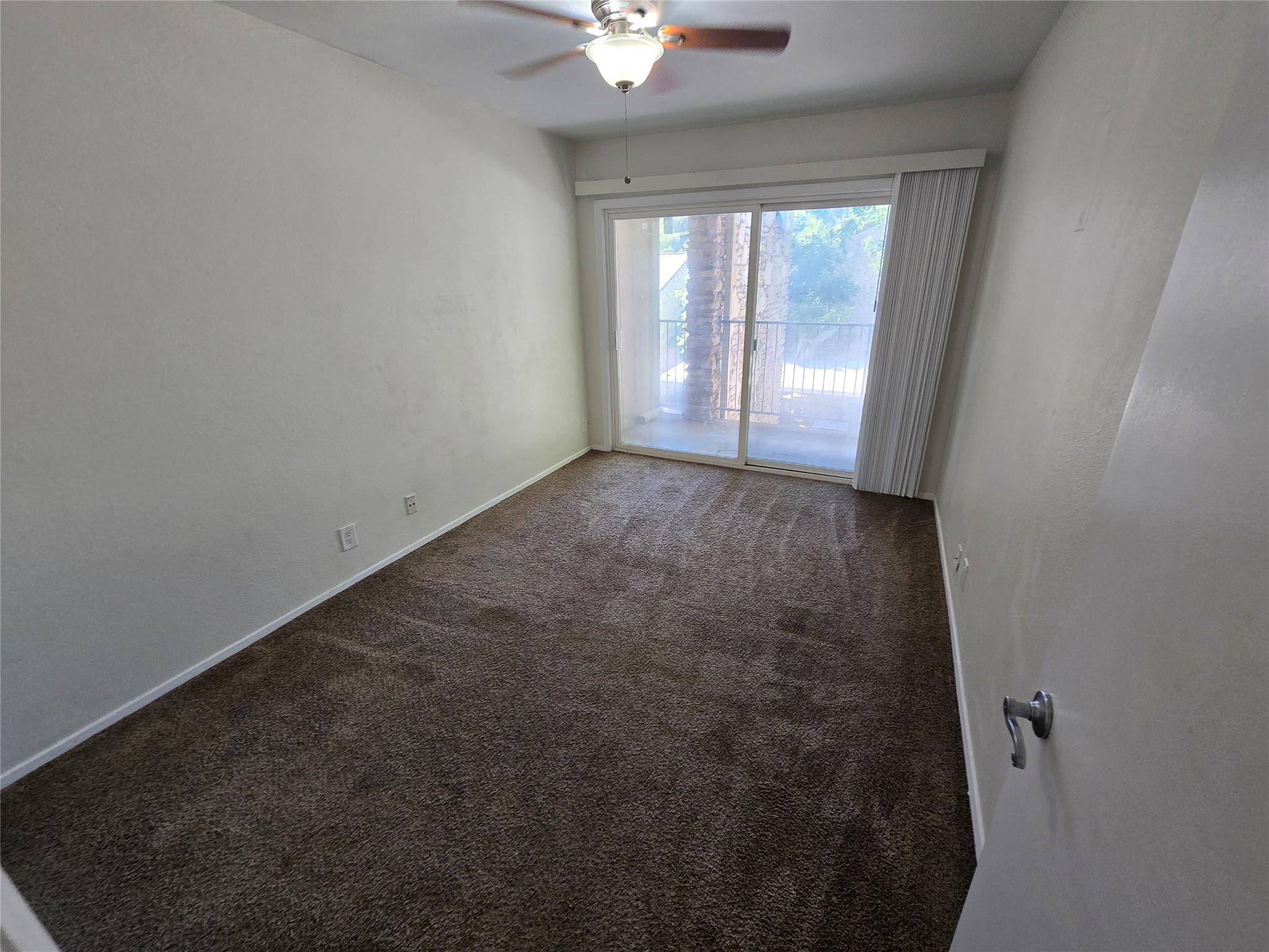 500 E Riverside Dr #229 Property Photo 13