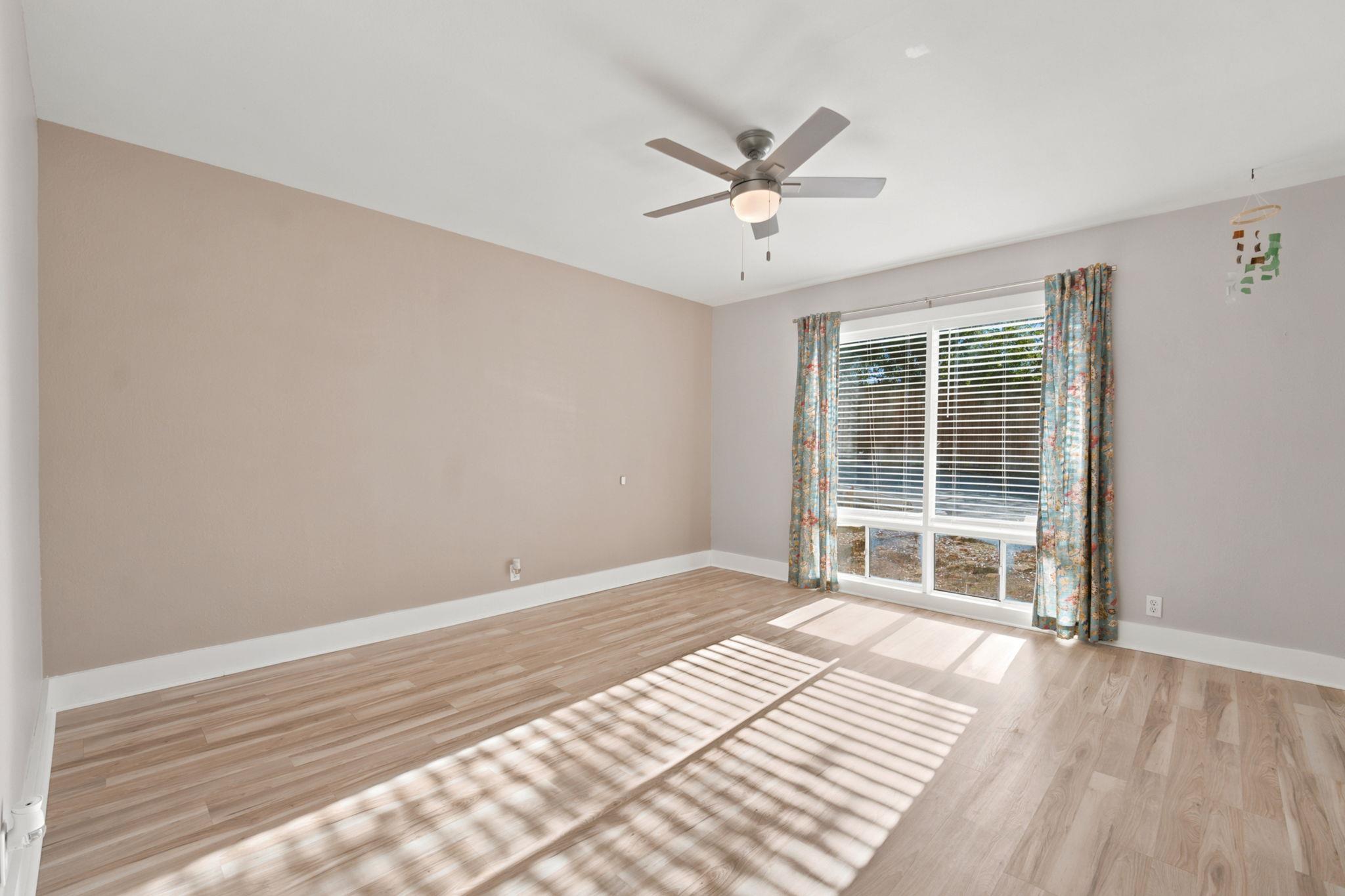 5332 Balcones Dr #b Property Photo 9