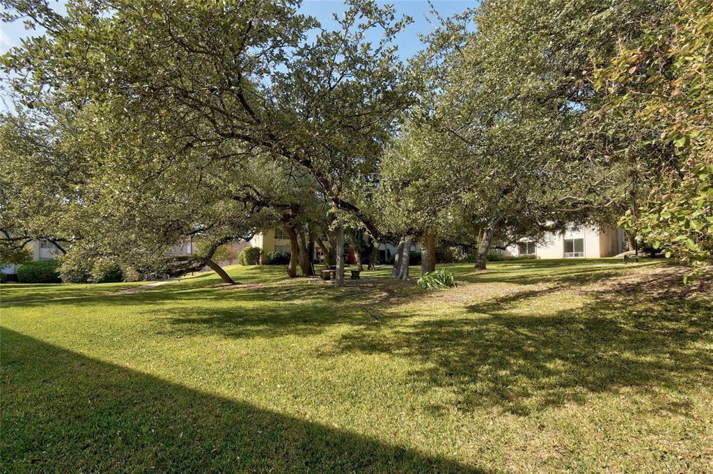 5332 Balcones Dr #b Property Photo 17