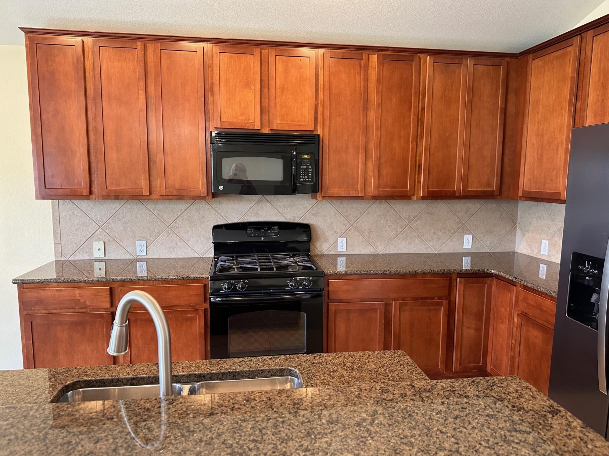 15008 Fernhill Dr Property Photo 5