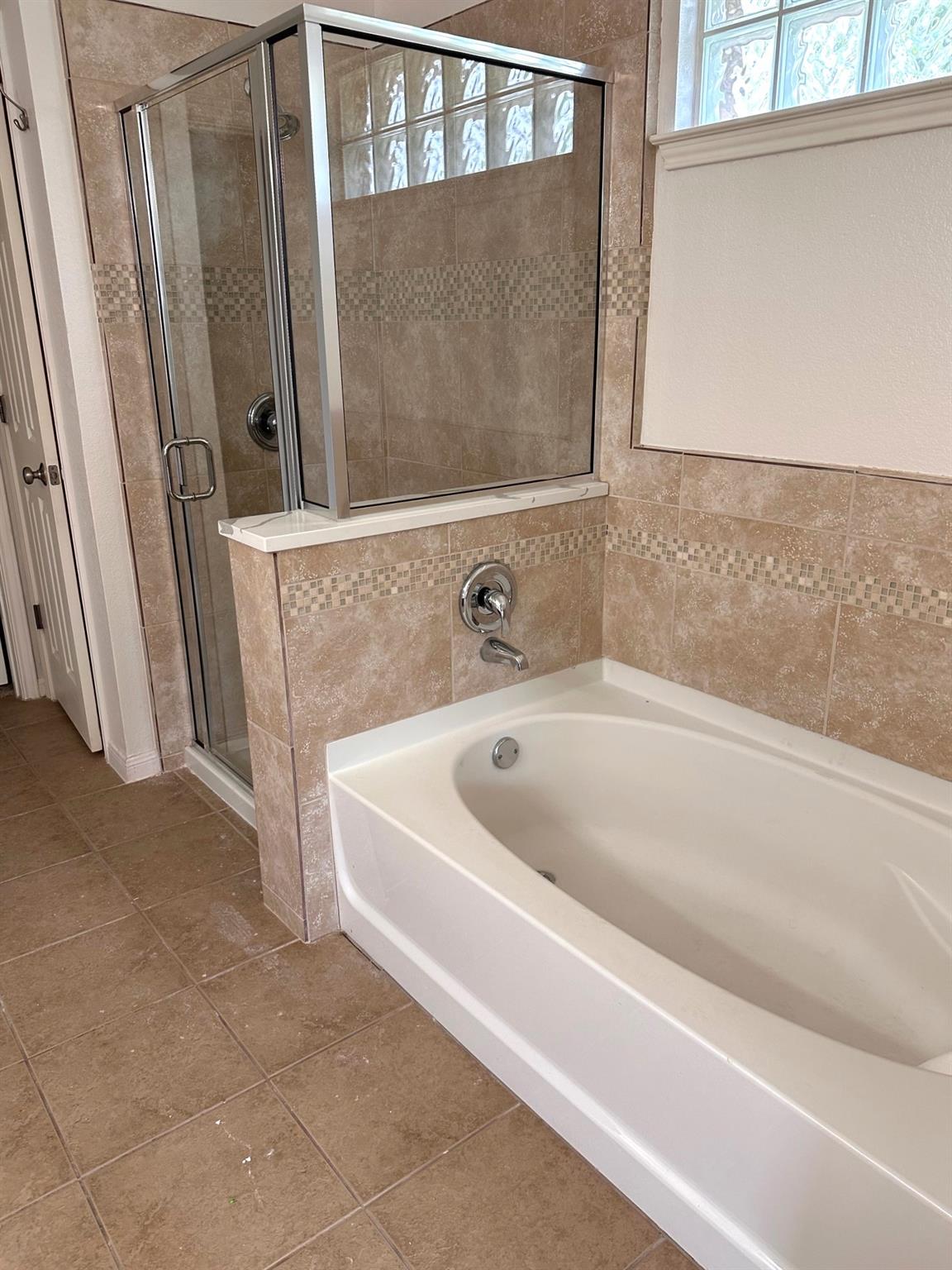 15008 Fernhill Dr Property Photo 15