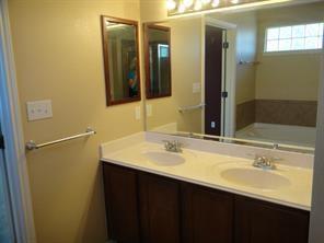 15008 Fernhill Dr Property Photo 17