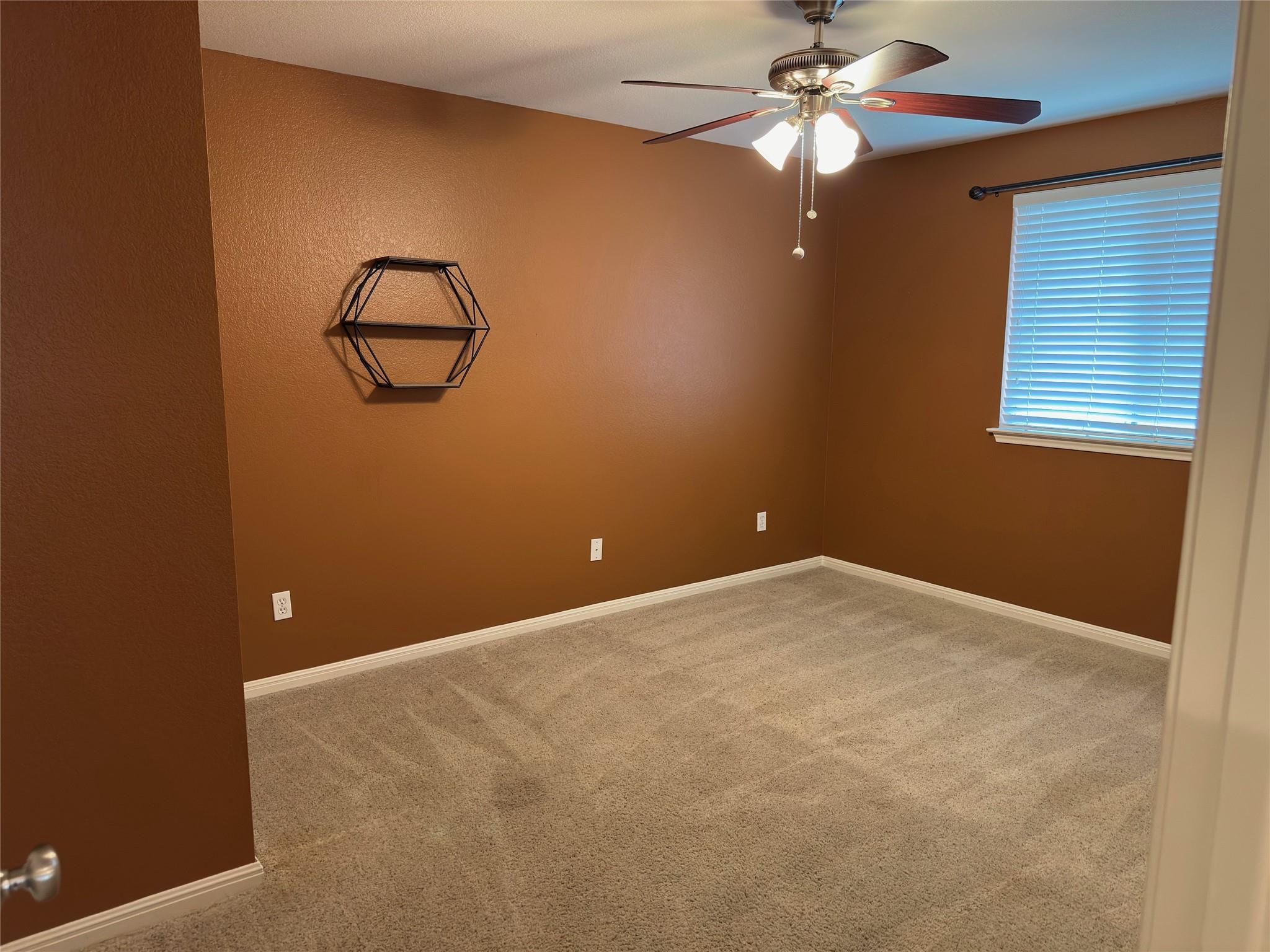15008 Fernhill Dr Property Photo 21