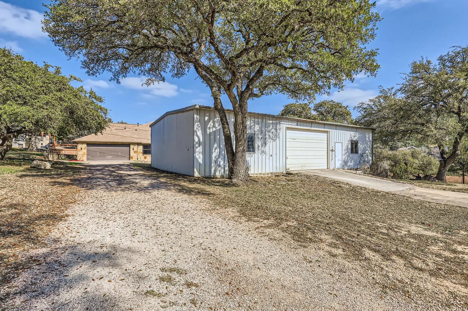 10809-10811 Lakeside Dr Property Photo 36