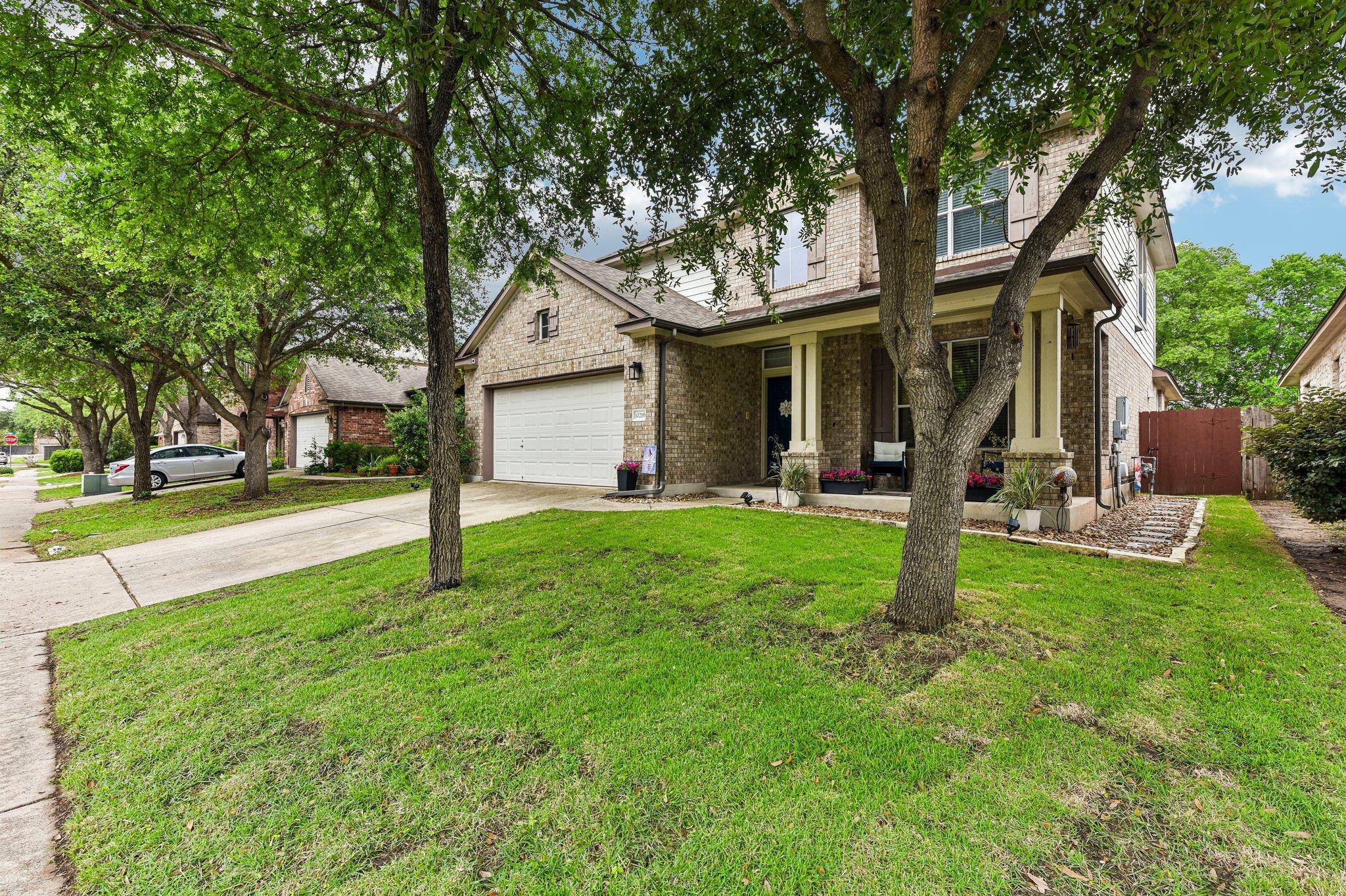10216 Anahuac Trl Property Photo 2