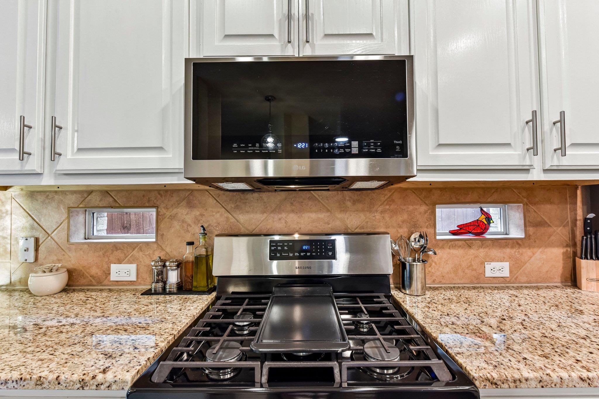 10216 Anahuac Trl Property Photo 9