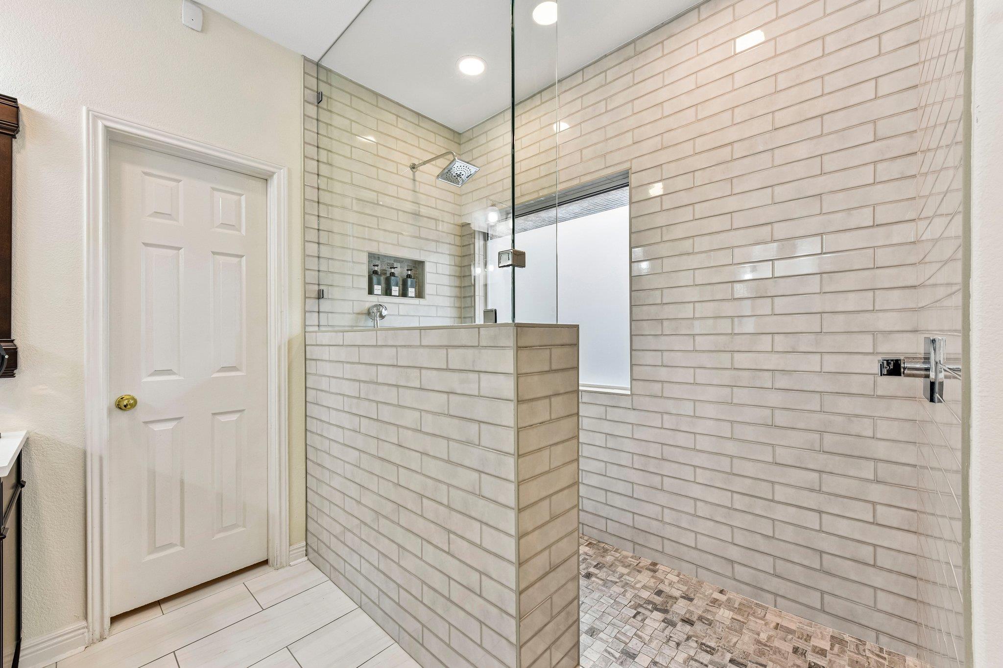 10216 Anahuac Trl Property Photo 21