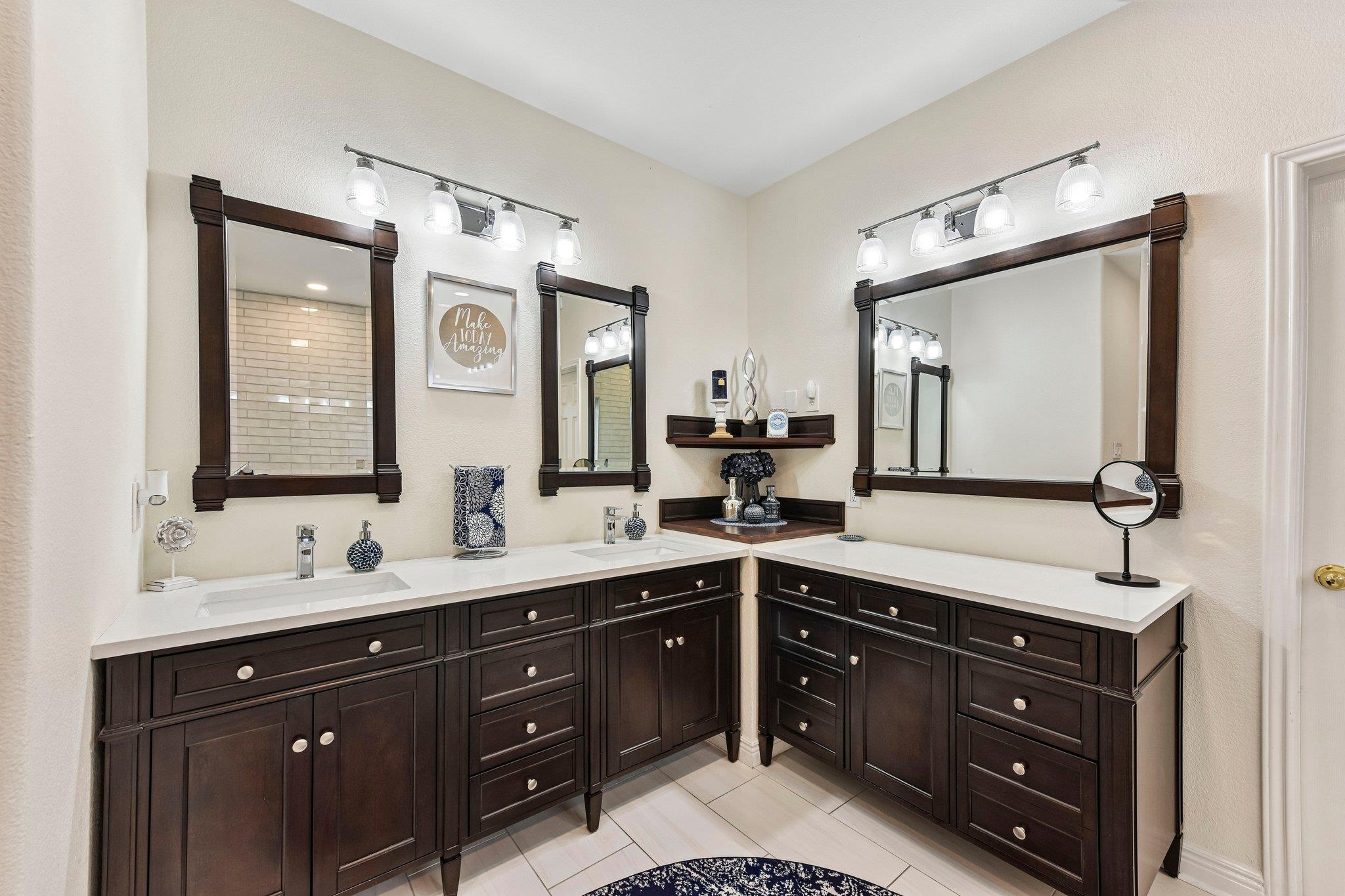 10216 Anahuac Trl Property Photo 24