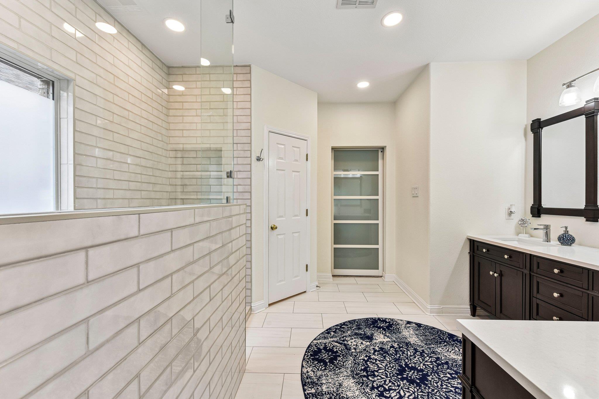 10216 Anahuac Trl Property Photo 26