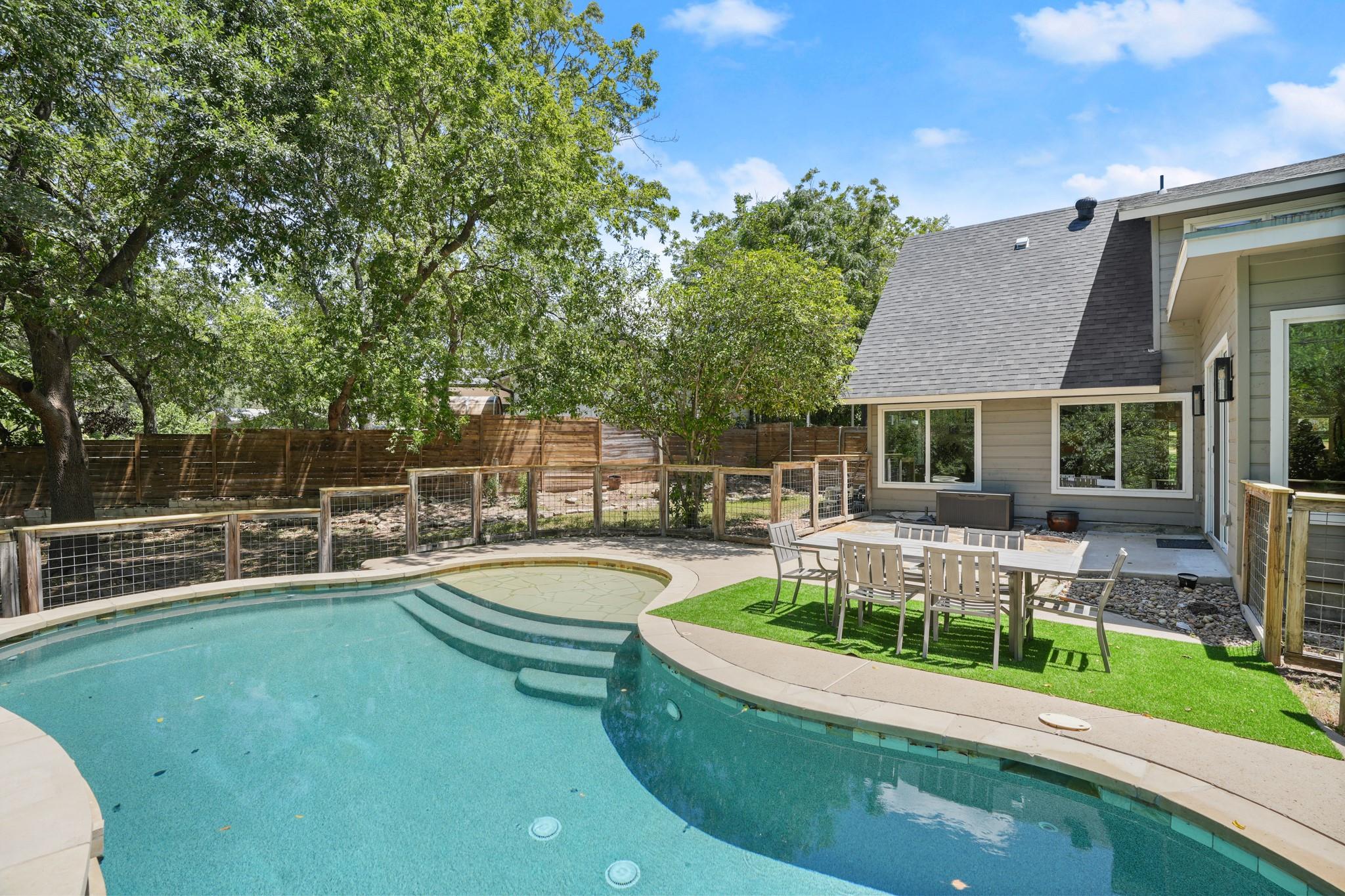 2506 Friar Tuck Ln Property Photo 1