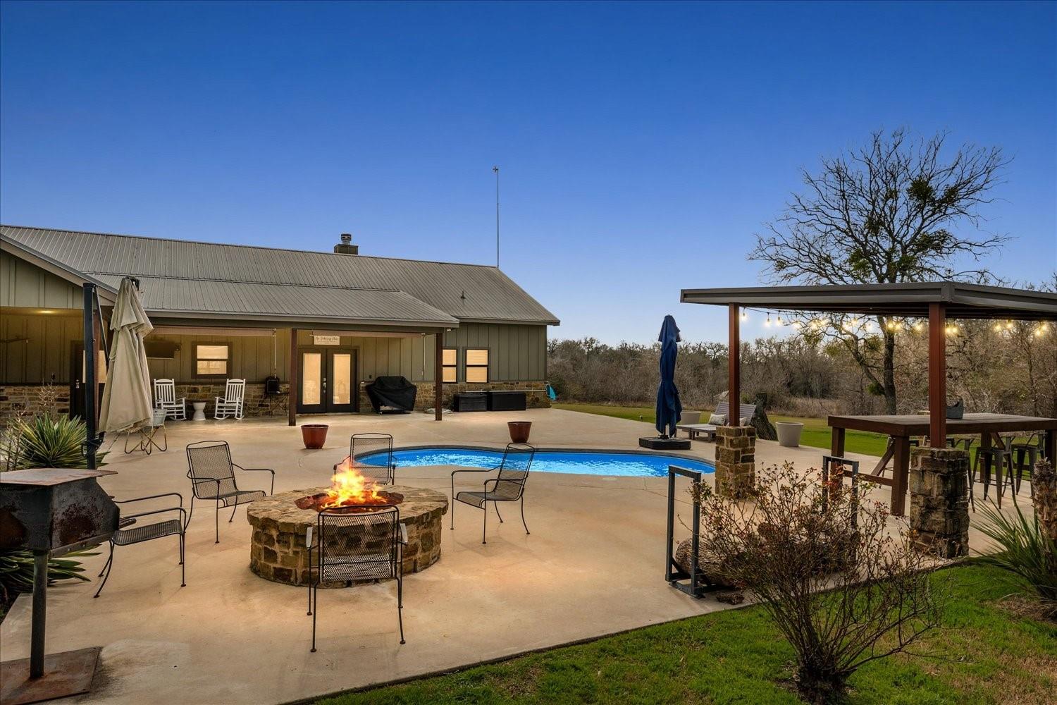 146 The Oaks Blvd Property Photo 1