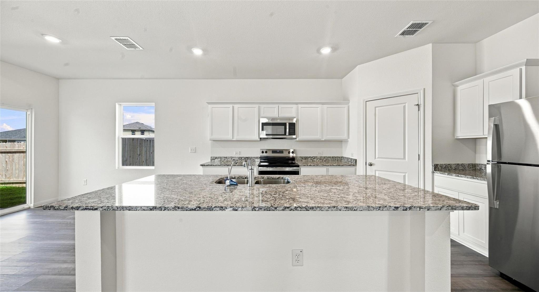 101 Liam Way Property Photo 7