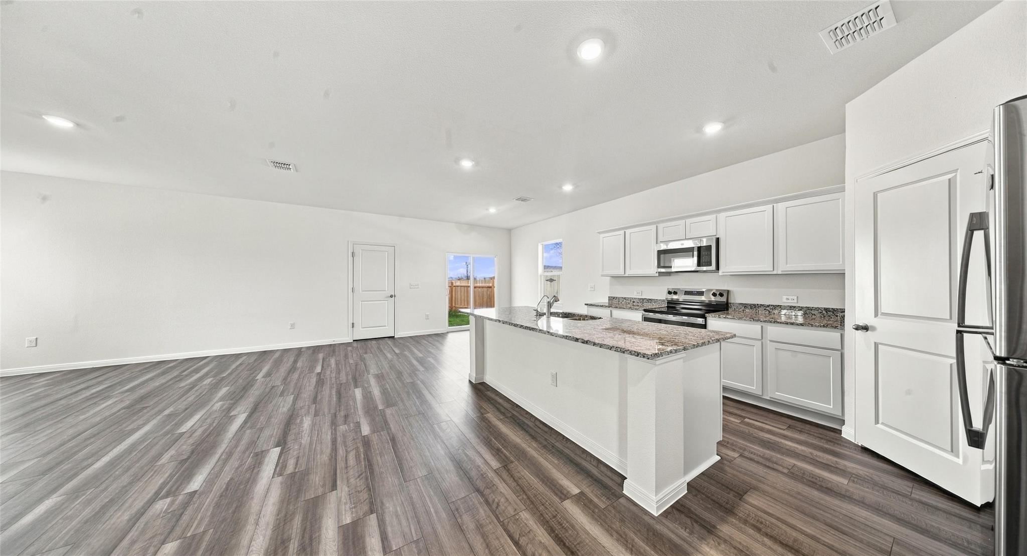 101 Liam Way Property Photo 8