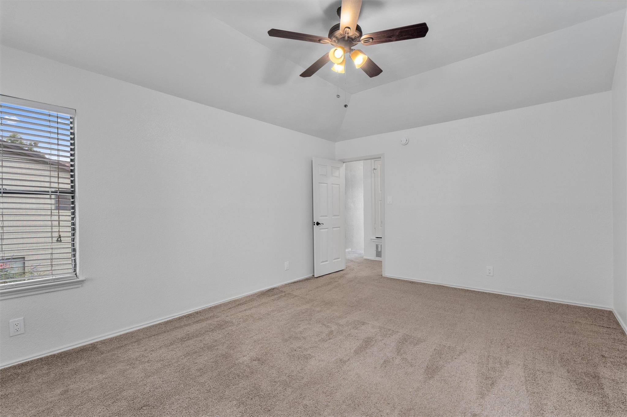409 Cedar Mound Pass Property Photo 14