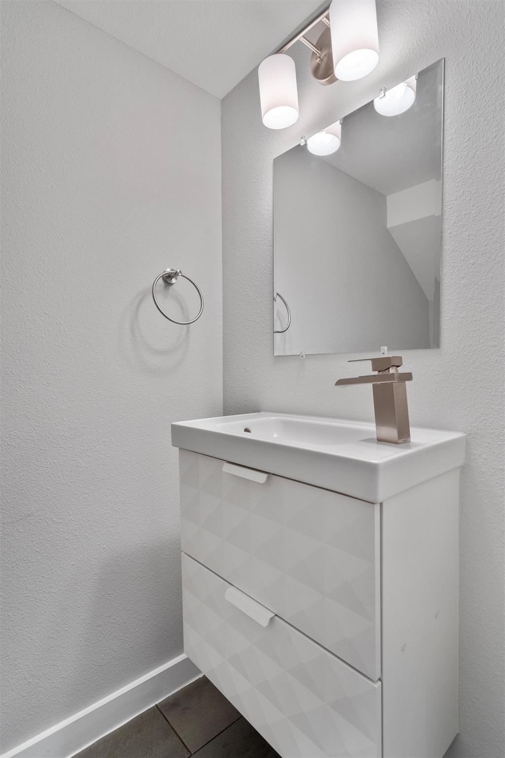 3810 Southway Dr #103 Property Photo 9