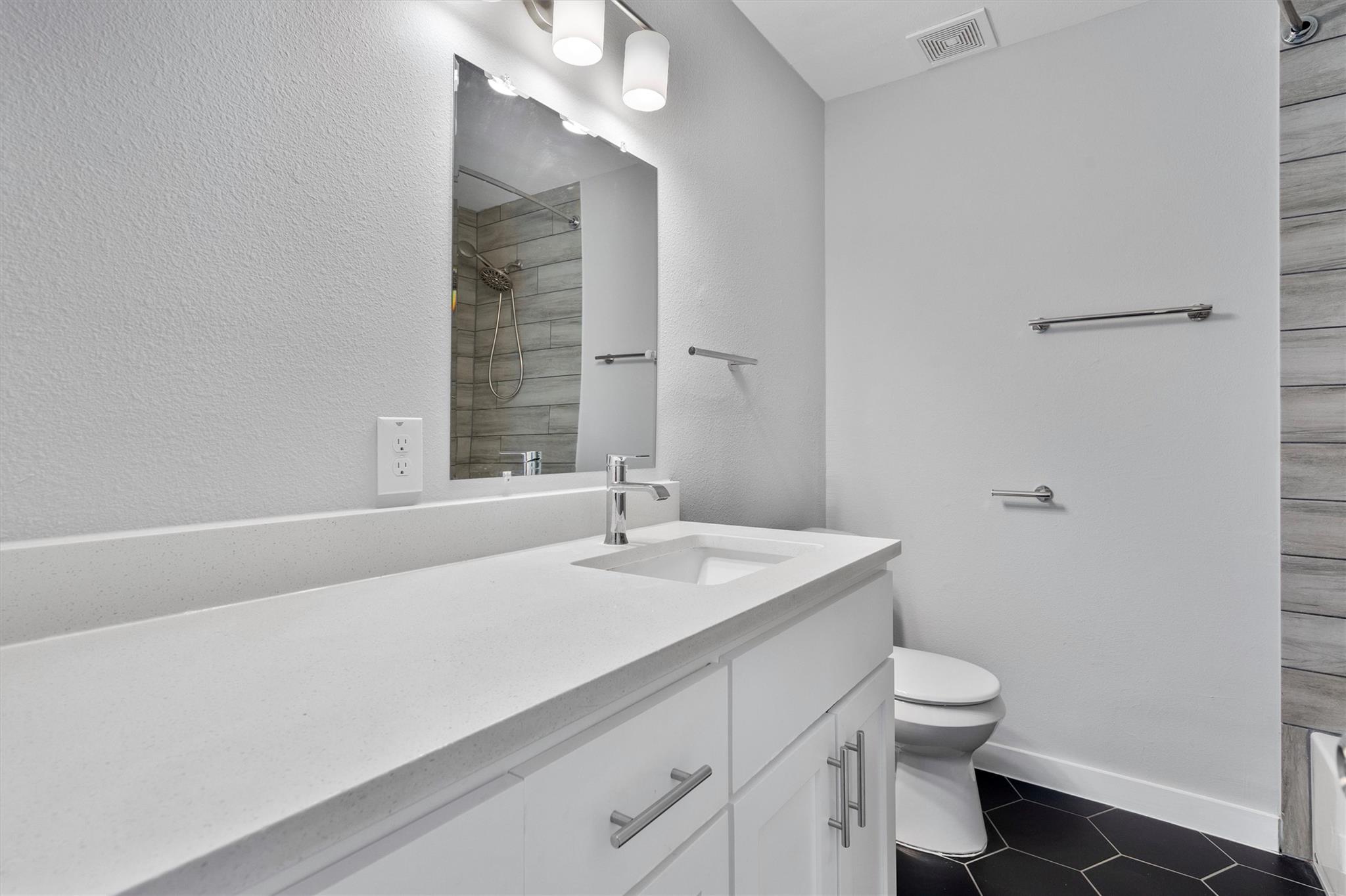 3810 Southway Dr #103 Property Photo 14