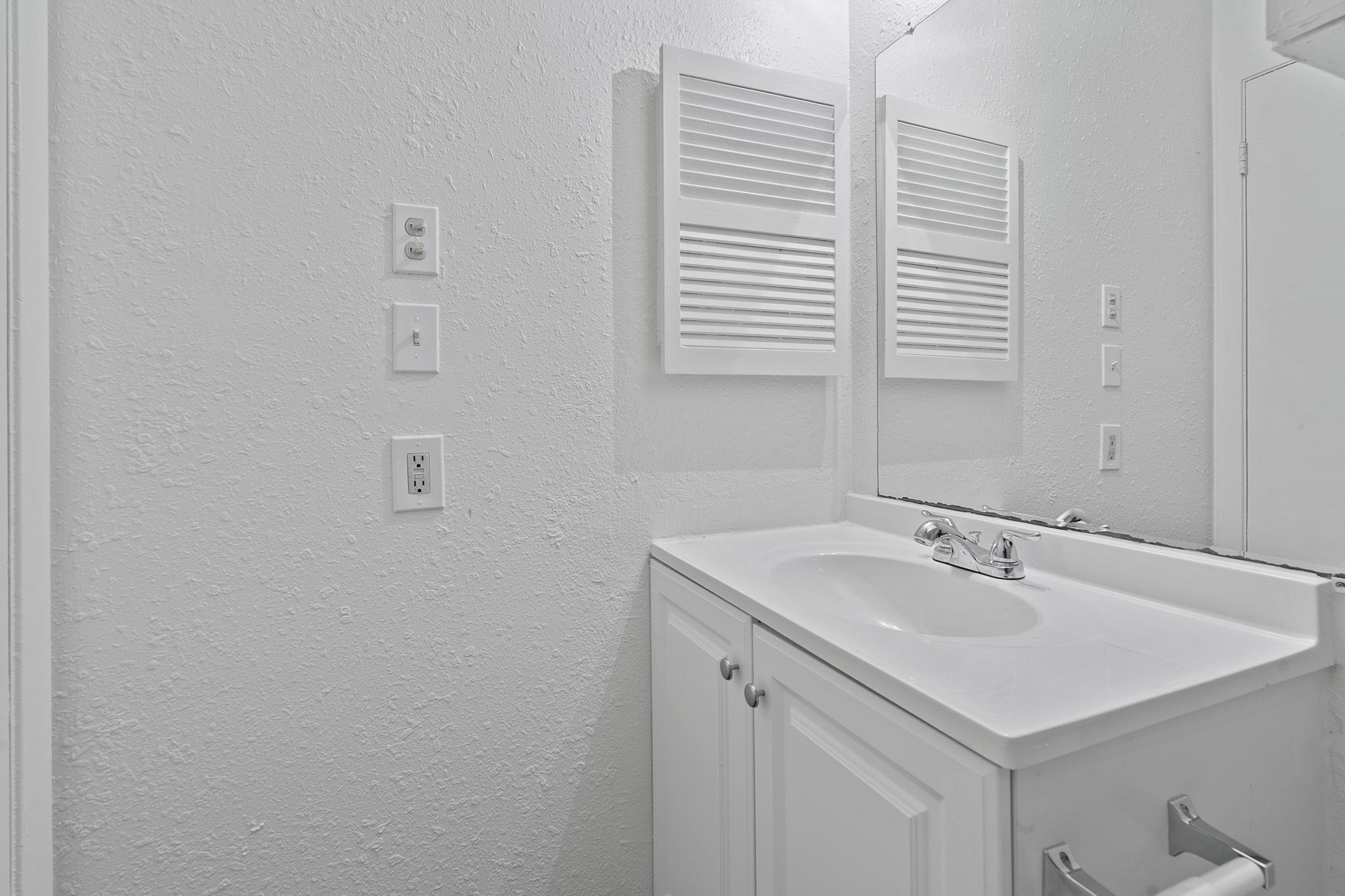 7200 Creekside Dr #d Property Photo 16