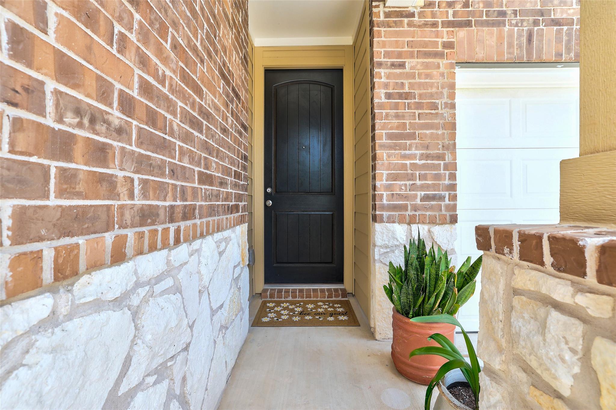 112 Rocking R Ct Property Photo 3