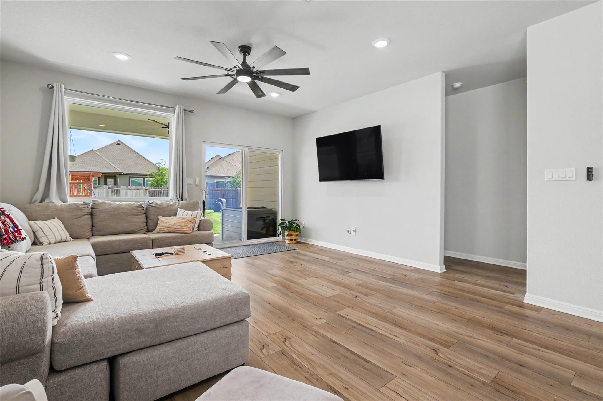 112 Rocking R Ct Property Photo 14