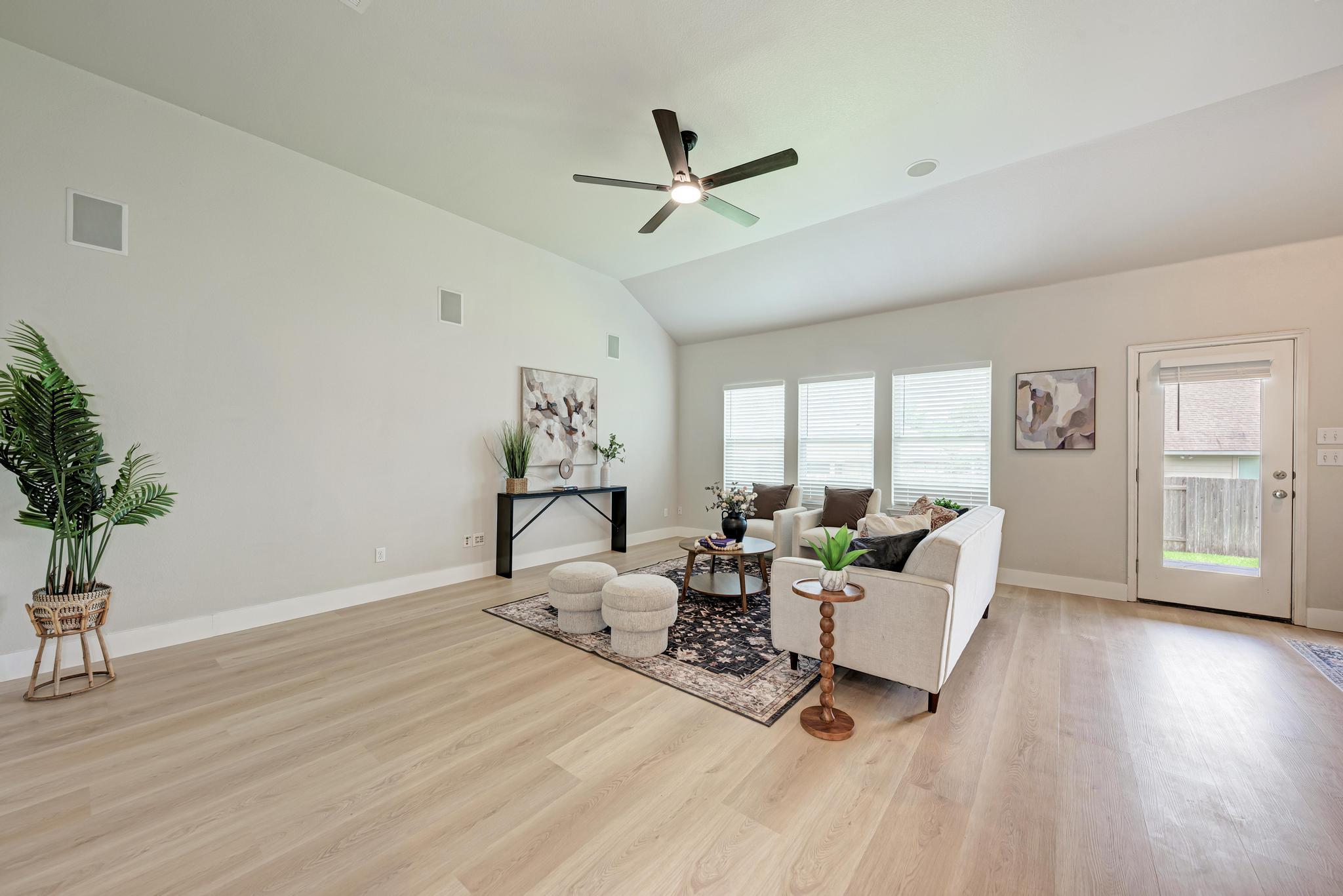 1704 Stonehaven Ln Property Photo 10
