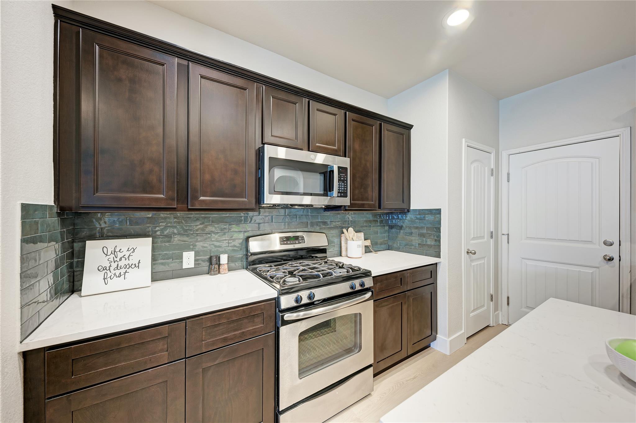 1704 Stonehaven Ln Property Photo 24